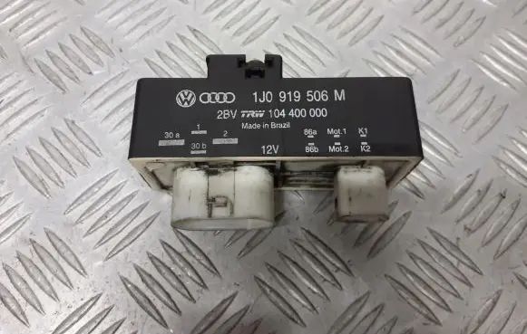 Seat Cordoba (6L) Coolant fan relay 1J0919506M