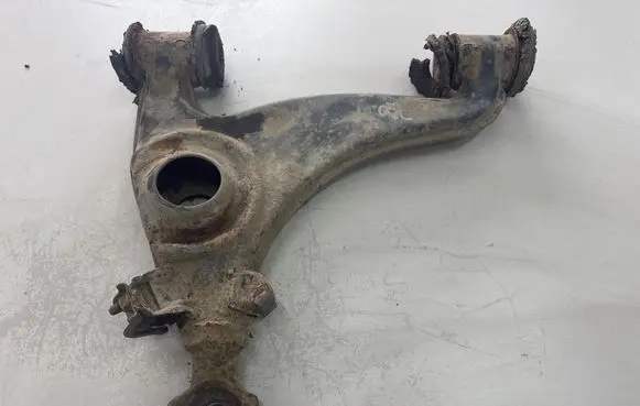 Mercedes-Benz E W124 Front lower control arm/wishbone