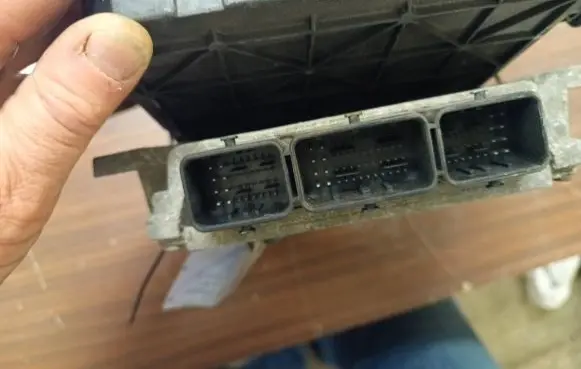 Engine ECU kit and lock set