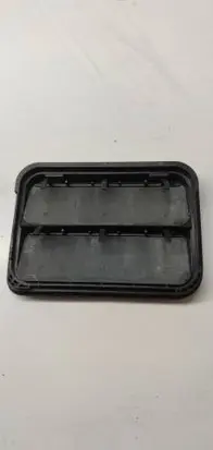 Peugeot 208 II Quarter panel pressure vent 9675506980