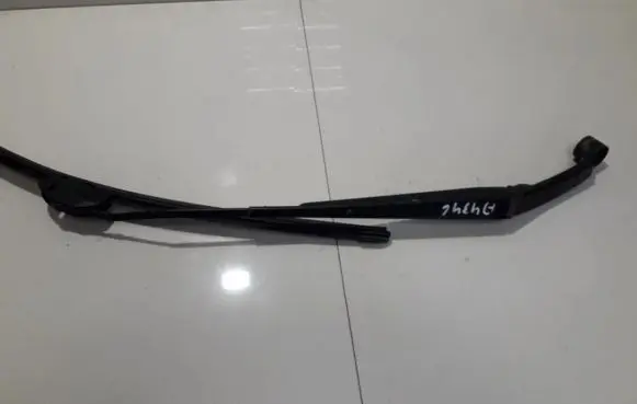 Mitsubishi Outlander Front wiper blade arm