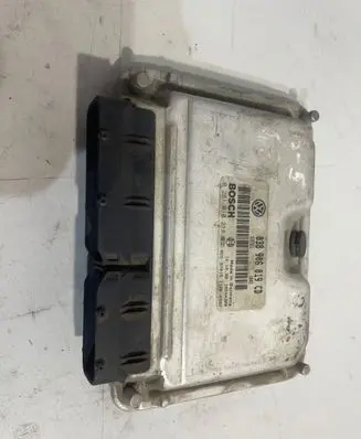 Volkswagen PASSAT B5.5 Engine control unit/module 038906019CD 0281010218