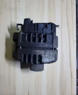 Citroen C5 Generator/alternator 9634475880
