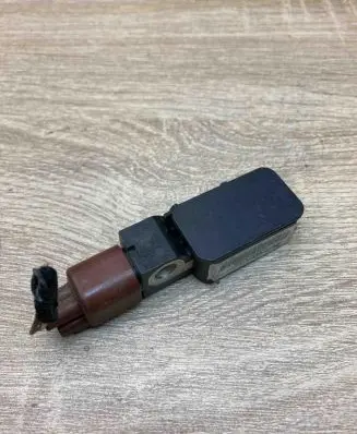 Ford Mondeo Mk III Airbag deployment crash/impact sensor 1S7T14B342AE WithPlug