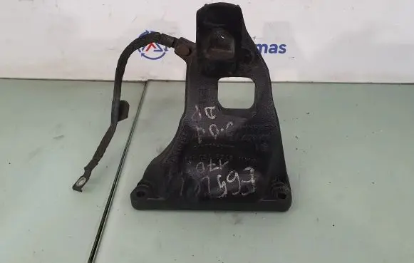 BMW 7 E65 E66 Engine mounting bracket 6769260 22116769260 22116769258