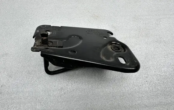 Audi Q7 4M Engine bonnet/hood lock/latch loop/hook 4M0823185 4M0823185C