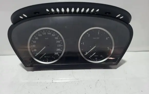 BMW 5 E60 E61 Speedometer (instrument cluster) 110080213 213228038040 216945633