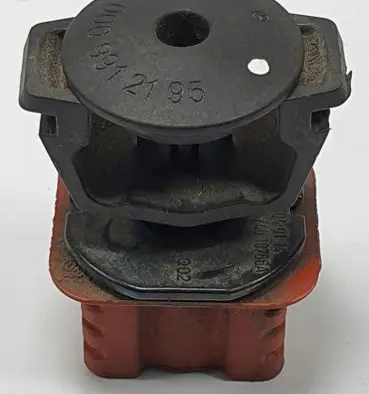 Mercedes-Benz B W245 Radiator mount bracket A0009912195