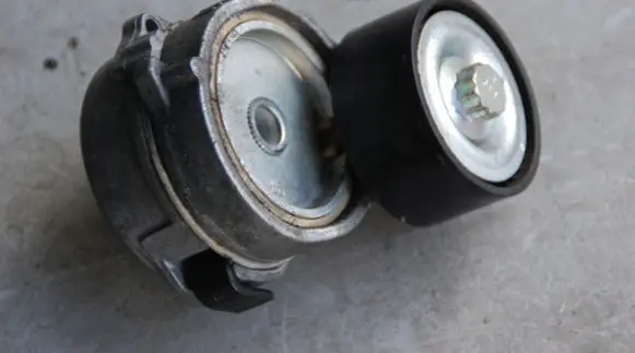 Citroen C3 Aircross Generator/alternator belt tensioner 9675874680