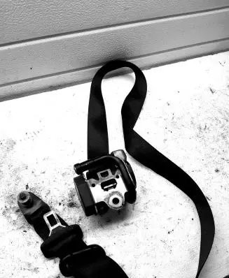 Mercedes-Benz Vaneo W414 Rear seatbelt 561009901