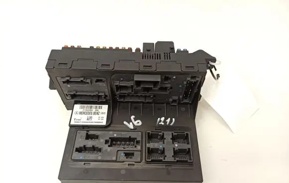 Mercedes-Benz E W211 Fuse module 2115453901