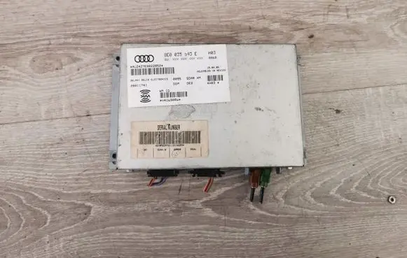 Volkswagen Golf V Other control units/modules 8E0035593E