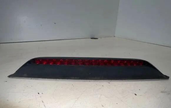 Third/center stoplight