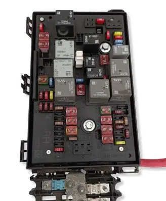 Opel Astra J Fuse module 13318782 1110032AB