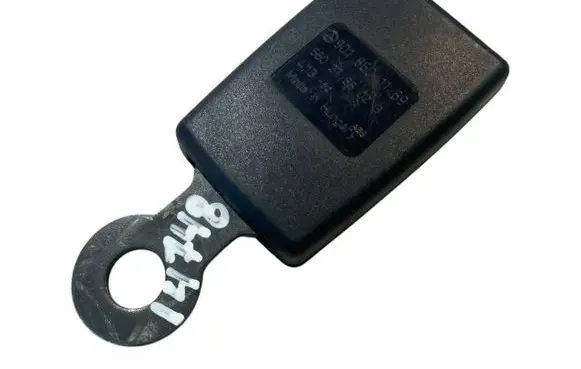 Mercedes-Benz Sprinter W906 Front seatbelt buckle 9018601169