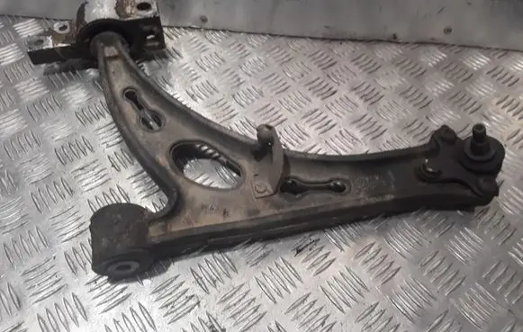 Skoda Octavia Mk2 (1Z) Front lower control arm/wishbone 1K0407153N