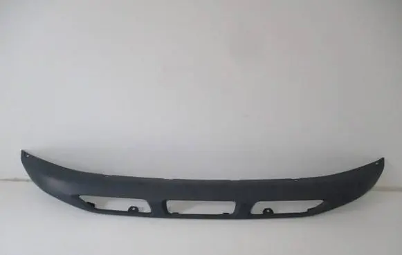 Front bumper lip