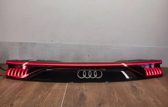 Audi Q8 Tailgate rear/tail lights 4M8945095T 90184920