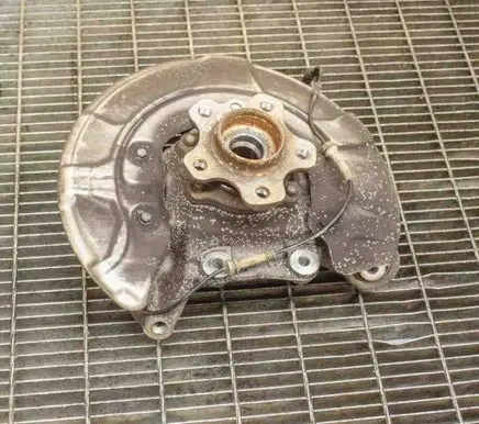 BMW 5 G30 G31 Rear wheel hub 6866337