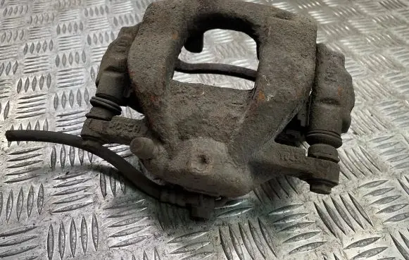 Toyota Verso Front brake caliper