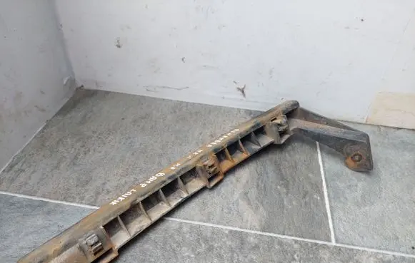 Seat Alhambra (Mk1) Front bumper mounting bracket 7M0807183B