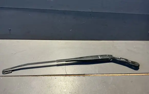 Opel Meriva A Front wiper blade arm 13139725