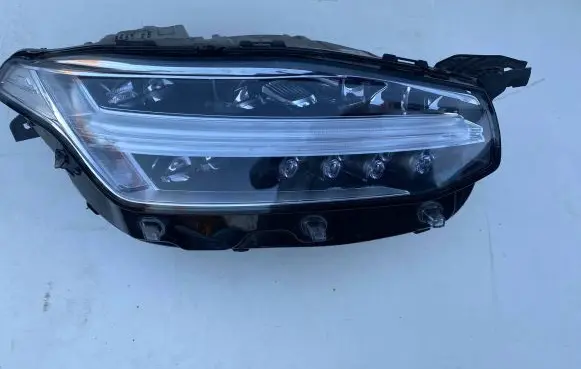 Volvo XC90 Headlight/headlamp 32228305 3222830