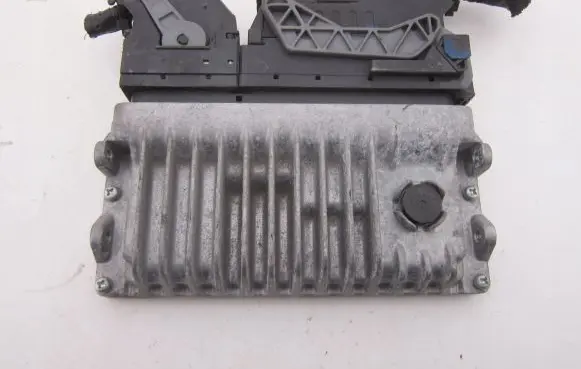 Toyota Auris 150 Engine control unit/module 896610Z750