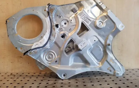 KIA Sportage Rear window lifting mechanism without motor