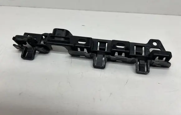 BMW 7 G11 G12 Fender mounting bracket 7357132