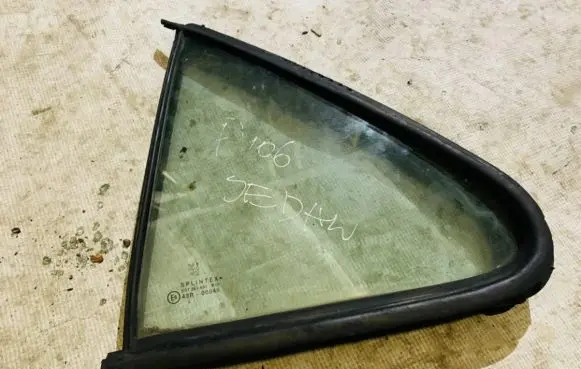Peugeot 406 Rear vent window glass 