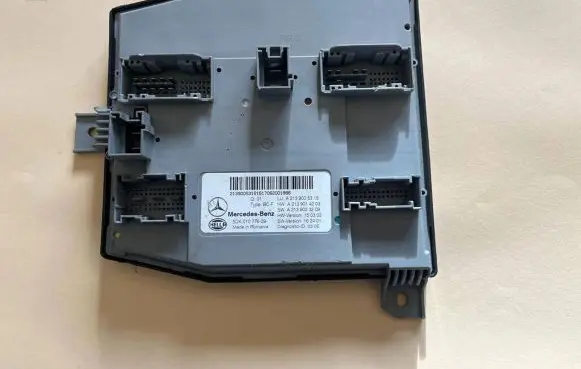 Mercedes-Benz E W213 SAM control unit A2139005315 5DK01077609 A2139014203