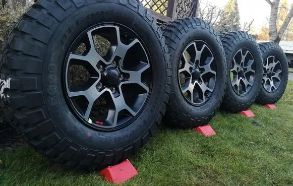 Jeep Wrangler R17 alloy rim 