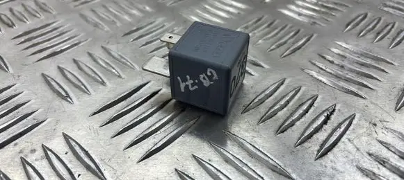 Audi A6 S6 C6 4F Other relay 8D0951253