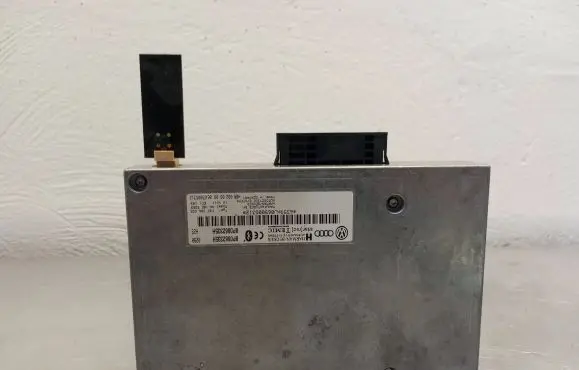 Audi A4 S4 B7 8E 8H Bluetooth control unit module 8P0862335H
