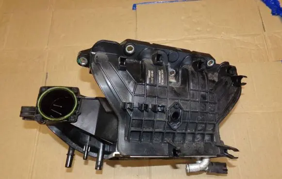 Audi A3 S3 A3 Sportback 8P Intake manifold 03C129711AD 09022010 ZSB709AH