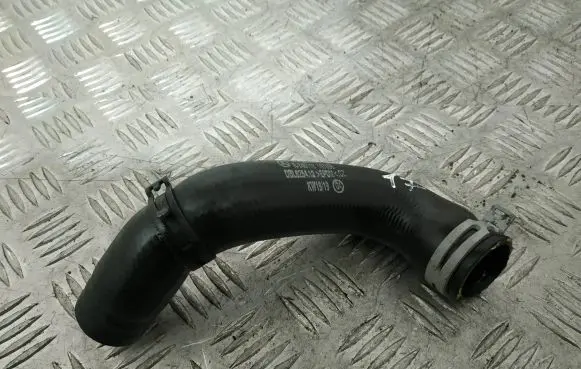 Mercedes-Benz GLA W156 Engine coolant pipe/hose R740118