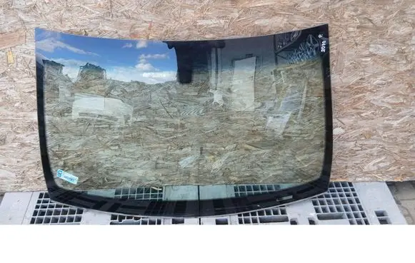 Opel Astra H Front windscreen/windshield window 