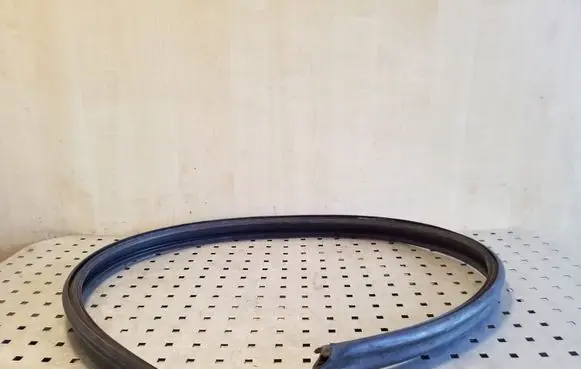 Volvo XC90 Engine compartment rubber 