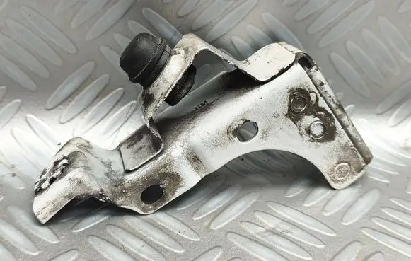 Opel Zafira C Radiator mount bracket 