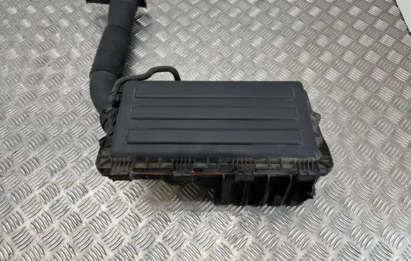 Seat Ibiza IV (6J,6P) Air filter box 036183F