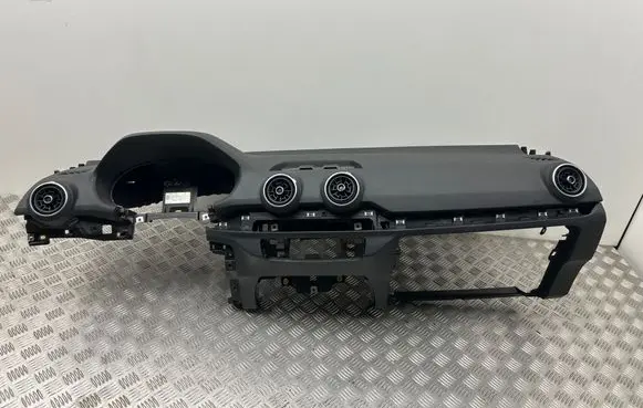 Audi Q2 - Dashboard 81B857001P24A 052JAC2438735W