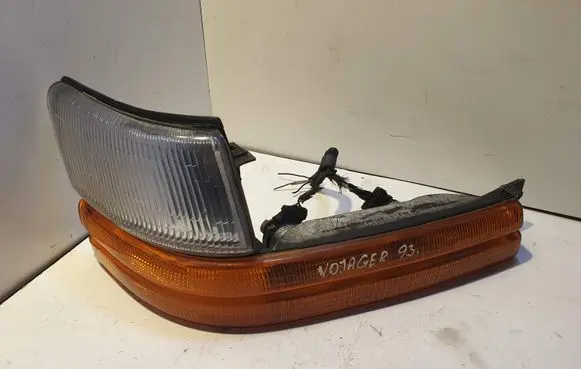 Chrysler Voyager Front indicator light 121479B