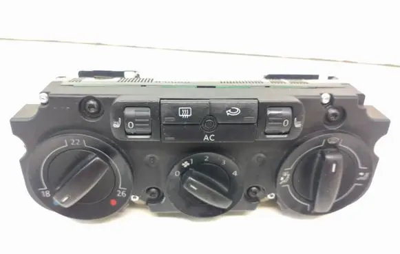 Volkswagen Golf V Climate control unit