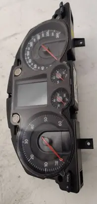 Volkswagen PASSAT B6 Speedometer (instrument cluster) 3C0920871E V0002000