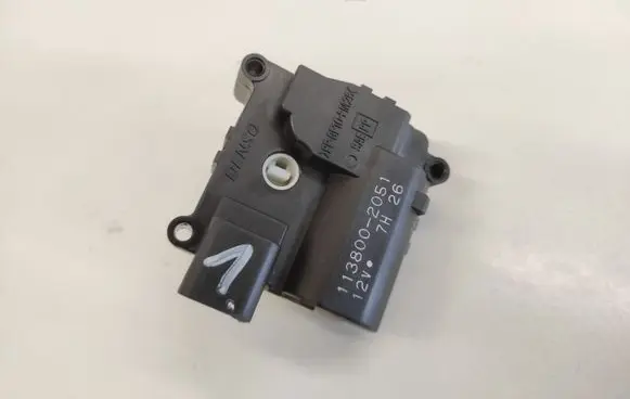 Toyota Corolla Verso AR10 Air flap motor/actuator 1138002051