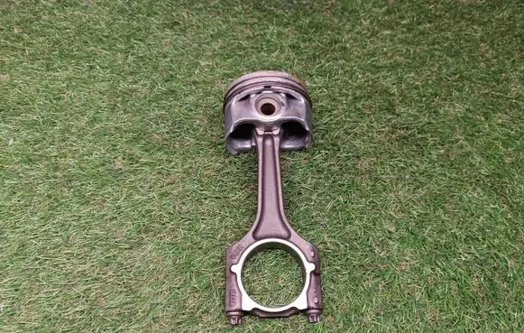 Audi A4 S4 B8 8K Piston with connecting rod 06HBJ 06HN
