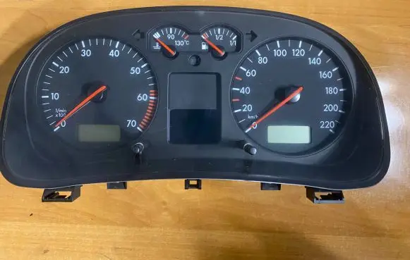 Volkswagen Golf IV Speedometer (instrument cluster) 1J0920821 110008958011