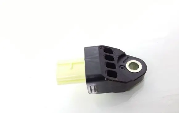 Toyota Auris E180 Airbag deployment crash/impact sensor 8983102140