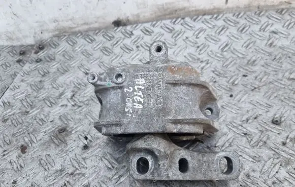Volkswagen PASSAT B6 Engine mount bracket 1K0199262AM
